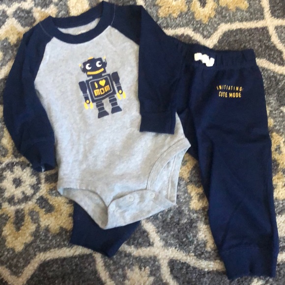 Bundle of Carter’s outfits - Picture 3 of 5